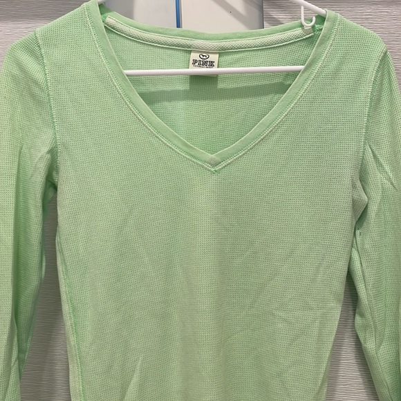 VICTORIAS SECRET PINK V NECK LONG SLEEVE NEON GREEN SHIRT! Size: Small - Picture 3 of 7